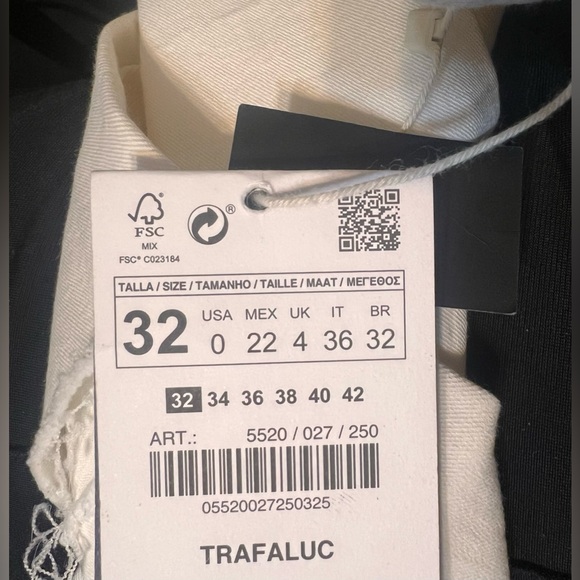 Zara Trafaluc White High-Rise Distressed Jeggings - Size 32 (Fits XS/0) - Picture 3 of 3